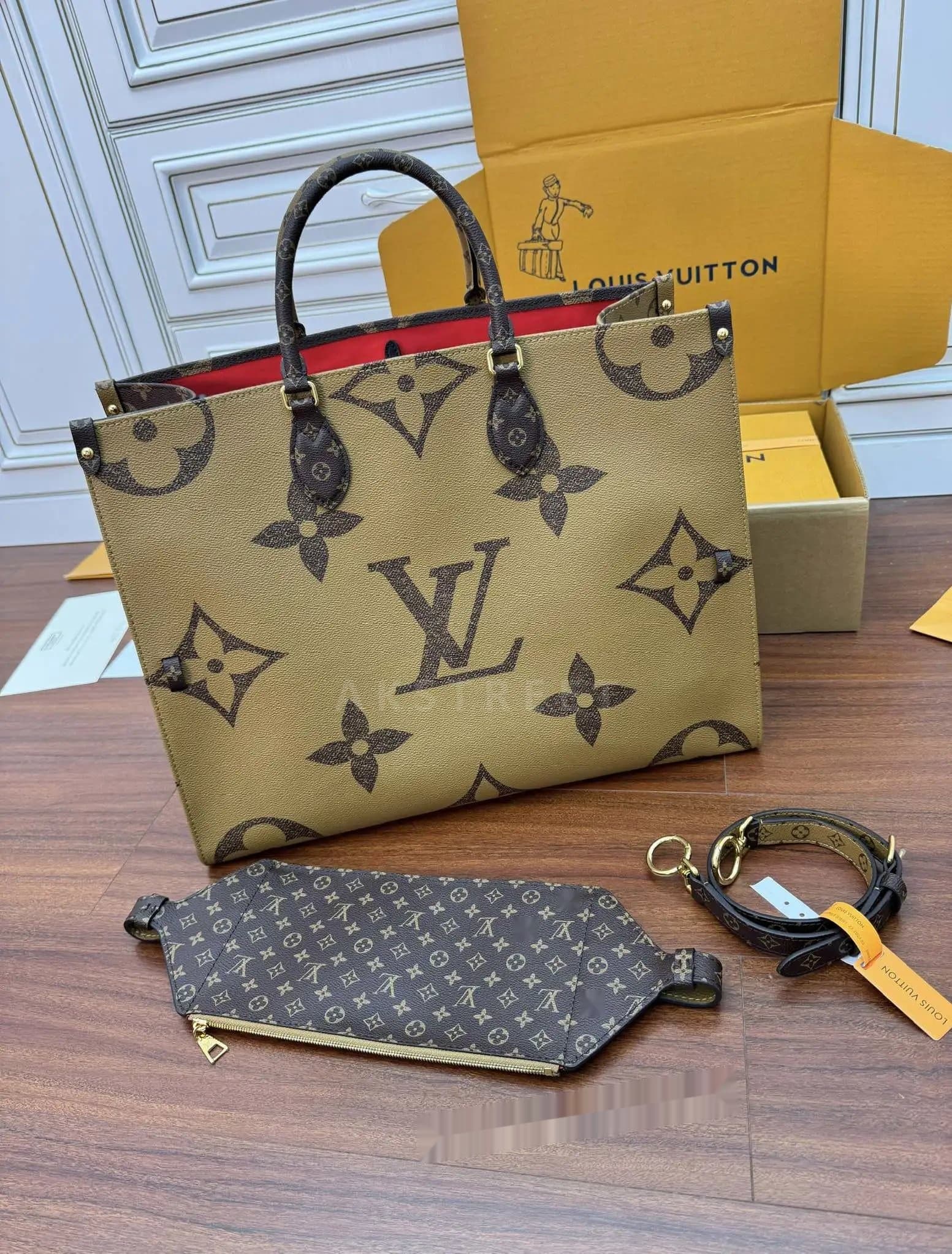 LV Louis Vuitton ONTHEGO BB Letter Logo Jungle Bag Leather…