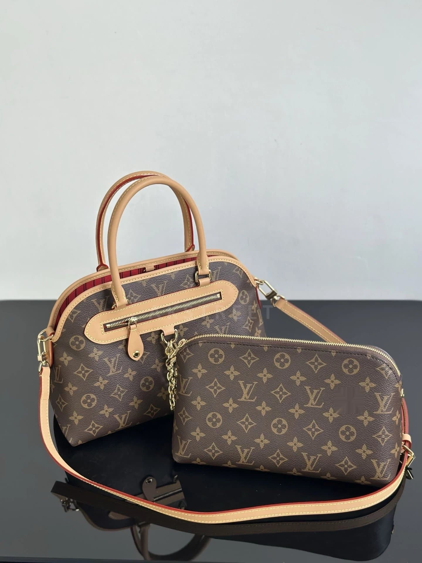 LV Louis Vuitton Evermore Monogram All-Over Print…