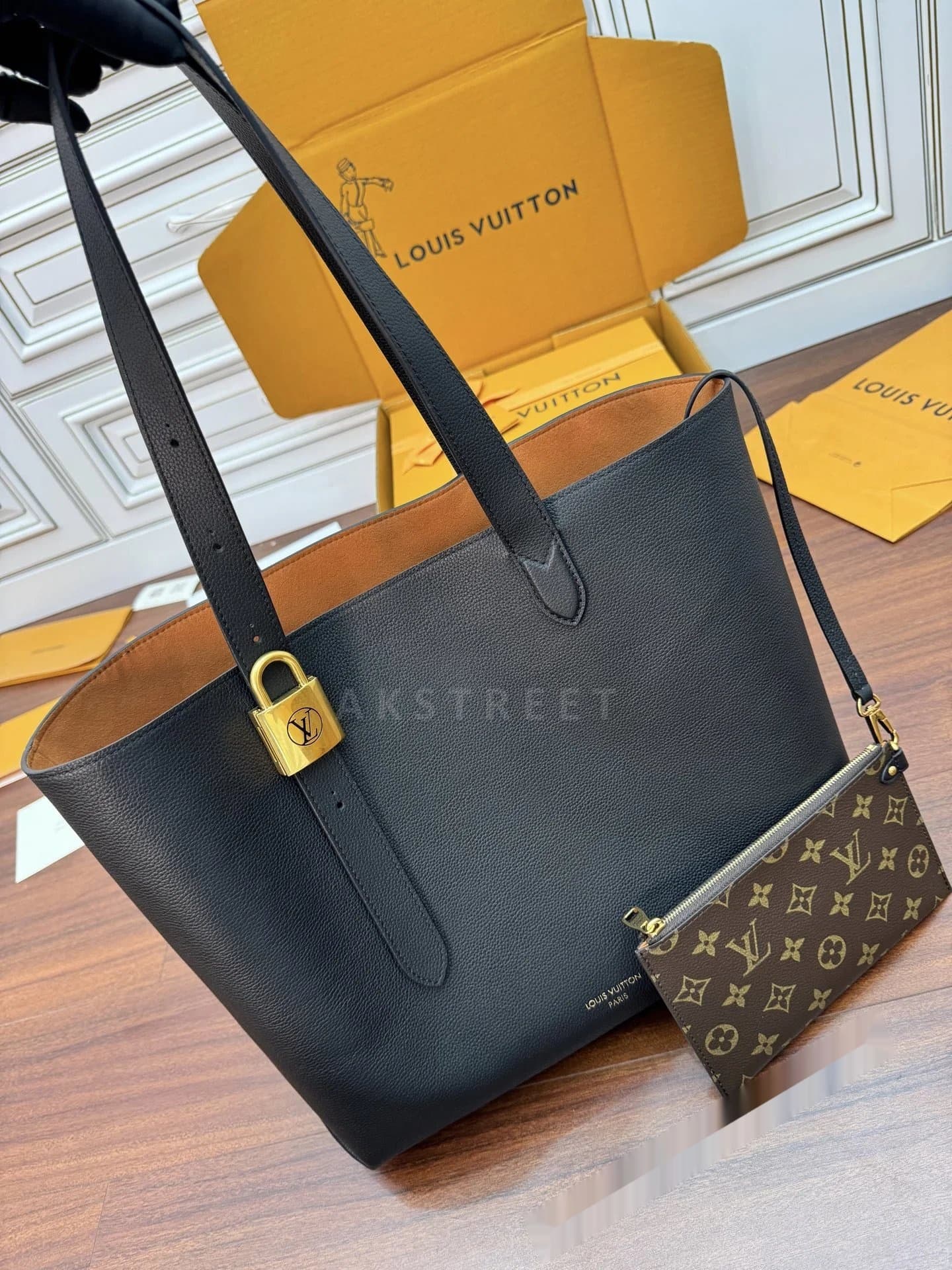 LV Louis Vuitton Letter Logo Adjustable Shoulder Strap…