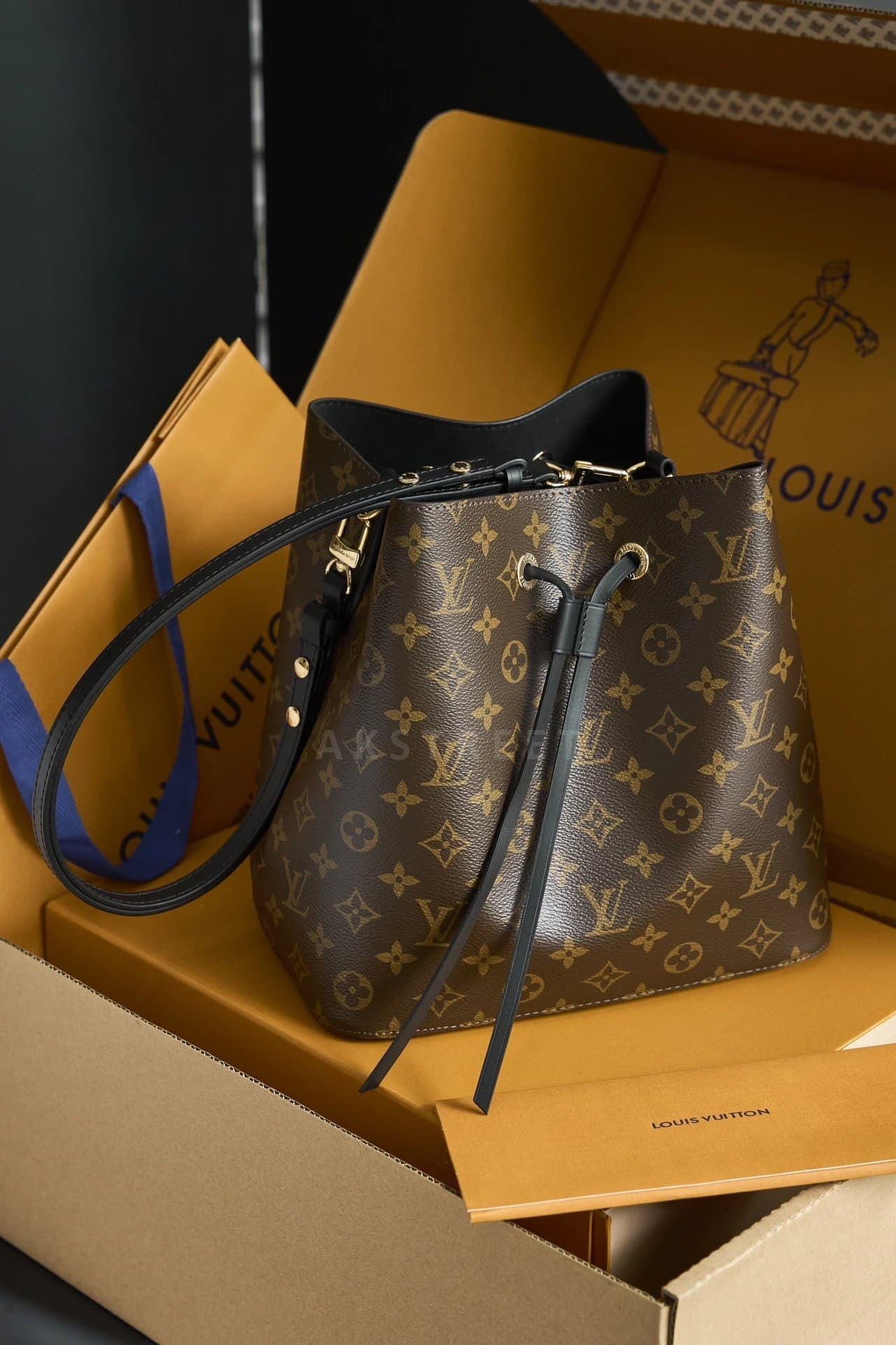 LV Louis Vuitton Monogram Drawstring Bucket Bag Canvas…
