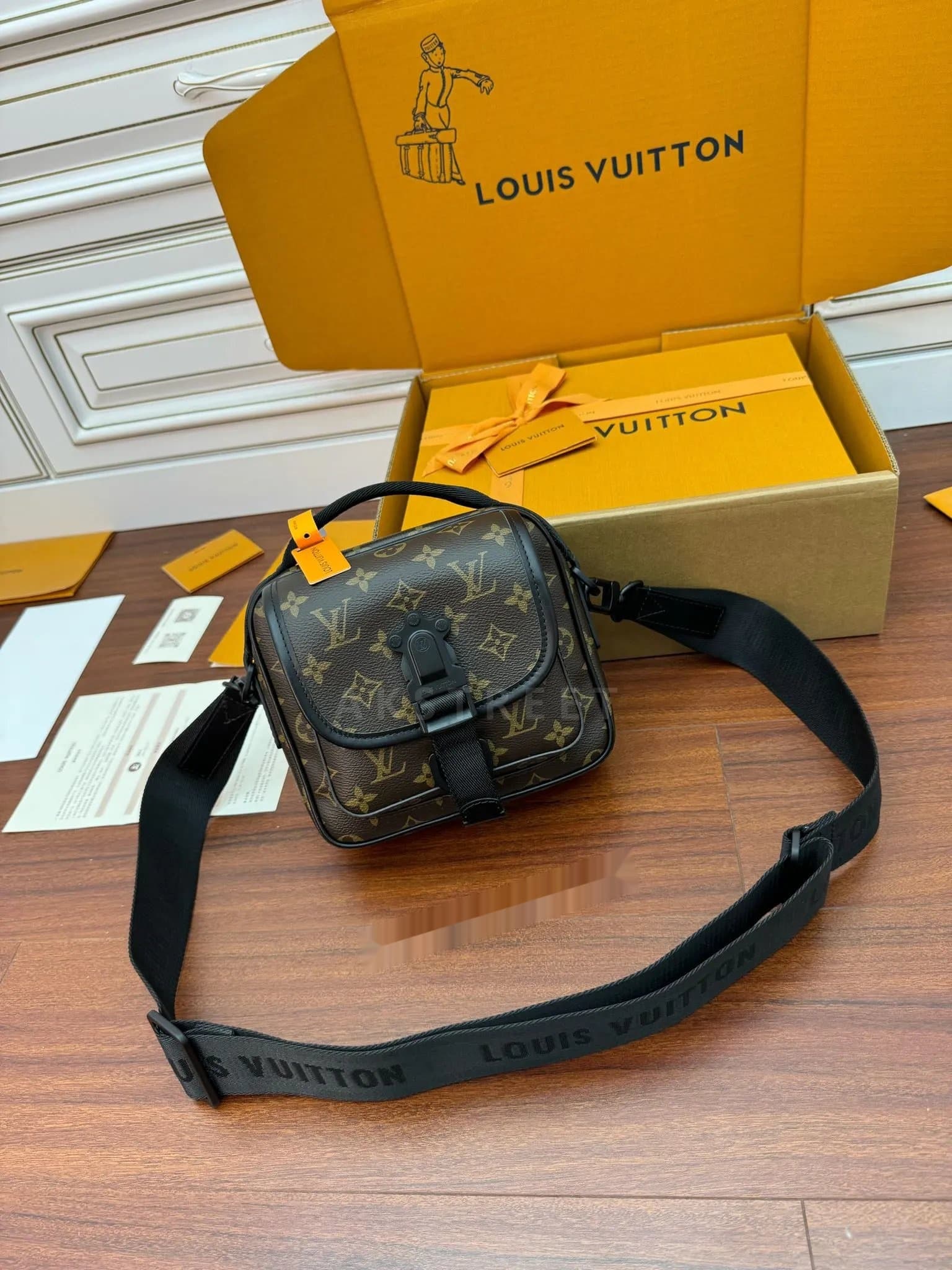 LV Louis Vuitton Detachable Adjustable Shoulder Strap…