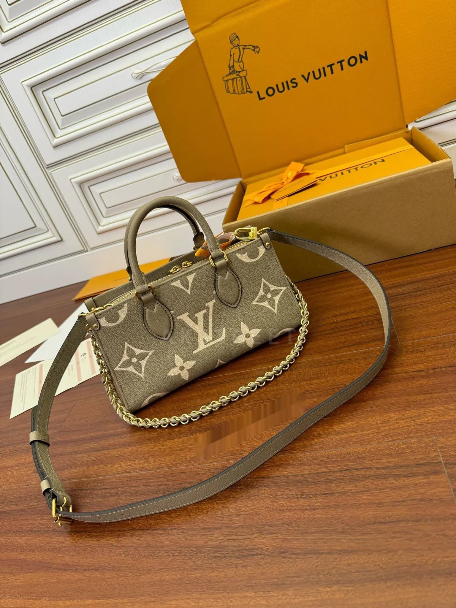 LV Louis Vuitton Detachable Adjustable Shoulder Strap…