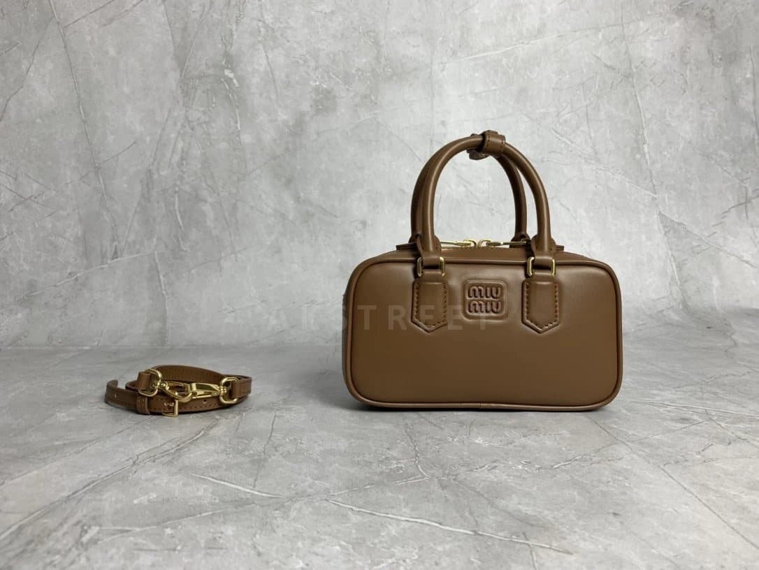 Arcadie 5BP088 Painted Metal Letter Logo Leather Mini…